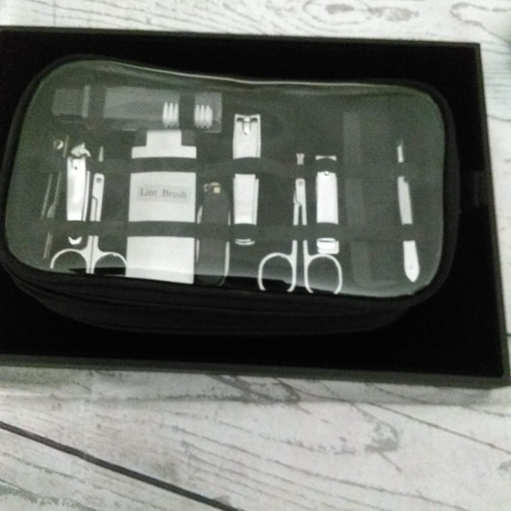 Grooming Kit - Picture 2 of 12